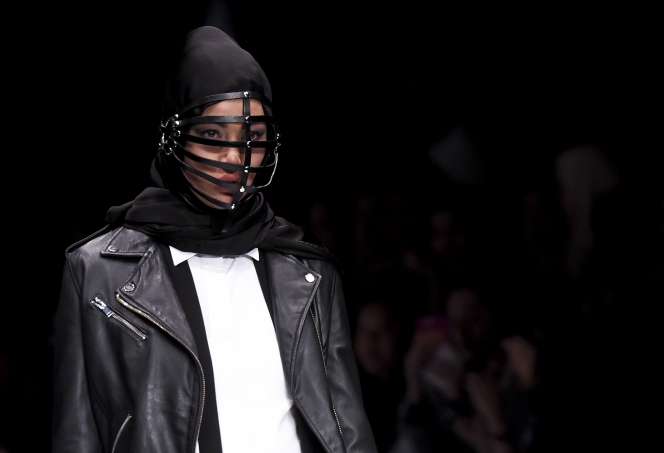 Tersihir Hijab di Jakarta Fashion Week 