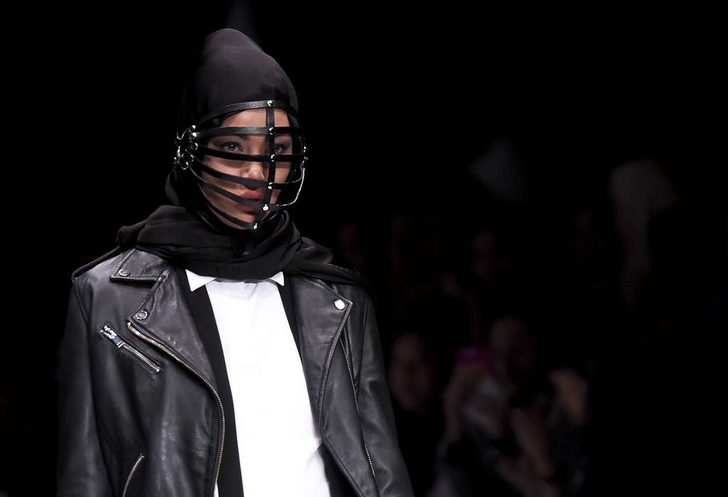 Tersihir Hijab di Jakarta Fashion Week 