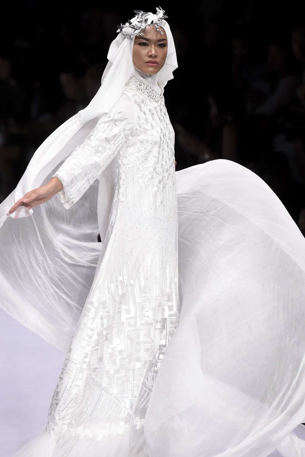 Tersihir Hijab di Jakarta Fashion Week 