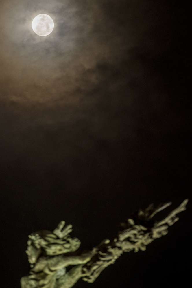 Menikmati Keindahan Supermoon, Masya Allah....