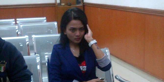 Foto: Deretan Momen Anggita Sari Saat Ditangkap Polisi