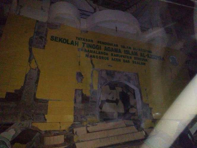 Foto-foto Dampak Gempa 6,5 SR di Aceh