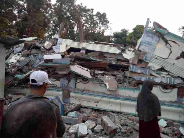 Foto-foto Dampak Gempa 6,5 SR di Aceh