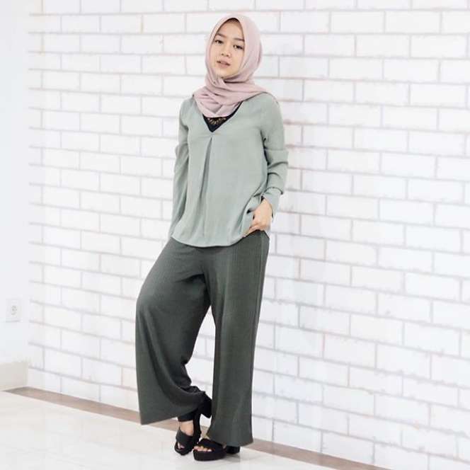 #HOTD: Cara Cheryl Raissa Akali Celana Kulot Buat yang Mungil