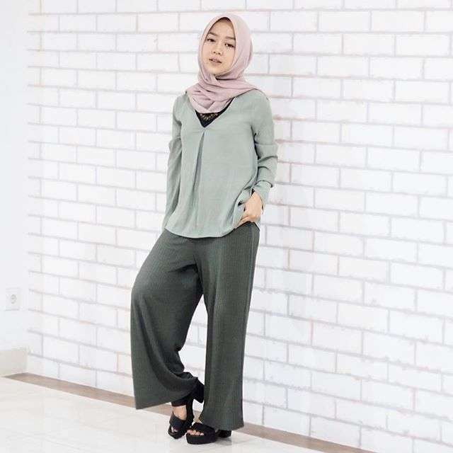 #HOTD: Cara Cheryl Raissa Akali Celana Kulot Buat yang Mungil