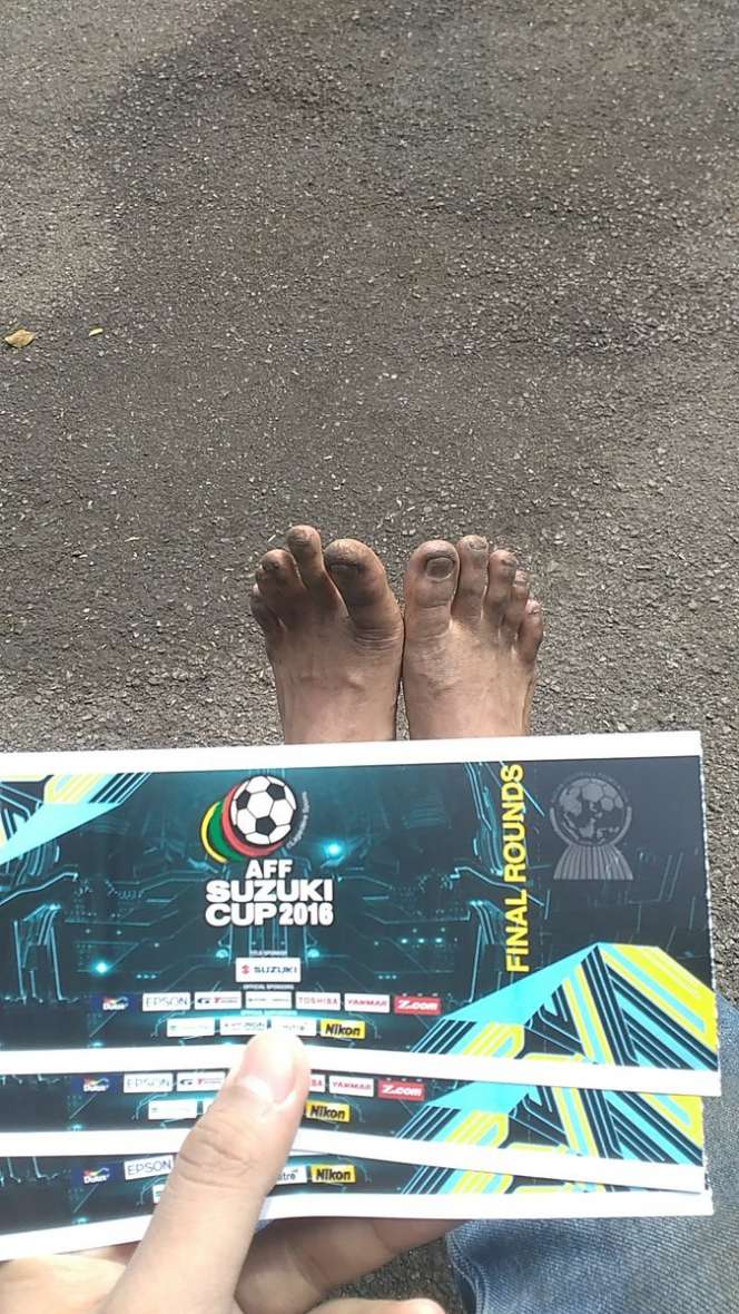 Foto Membludaknya Antrean Tiket Final AFF, Demi Timnas!