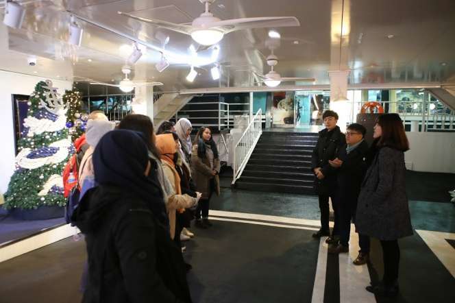Menikmati Indahnya Seoul dari Atas Kapal Pesiar Eland Cruise