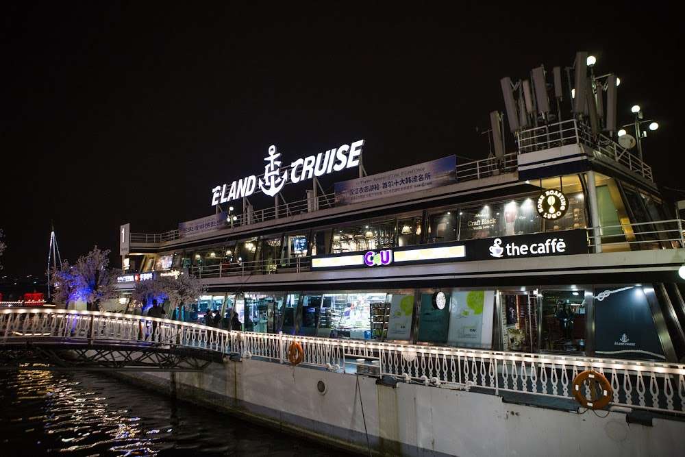 Menikmati Indahnya Seoul dari Atas Kapal Pesiar Eland Cruise