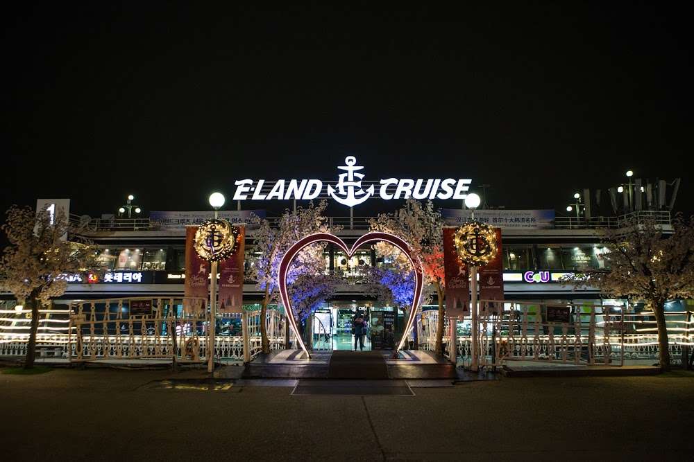 Menikmati Indahnya Seoul dari Atas Kapal Pesiar Eland Cruise