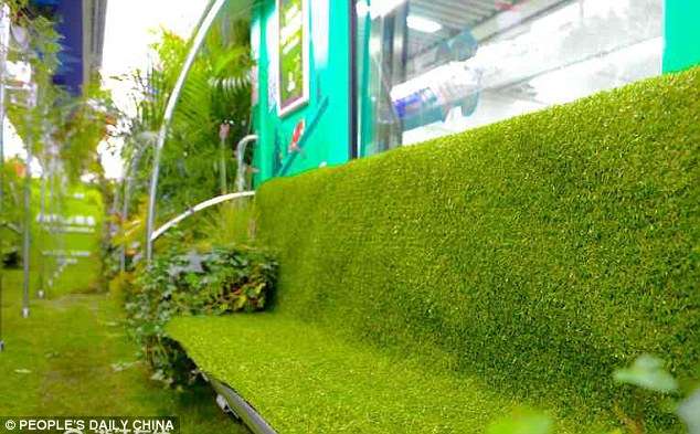 Hutan Dalam Gerbong Kereta Ini Bikin Geger...