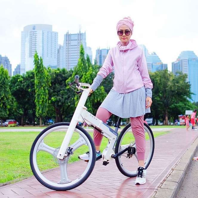 #HOTD: Lulu Elhasbu Tetap Stylish Saat Olahraga