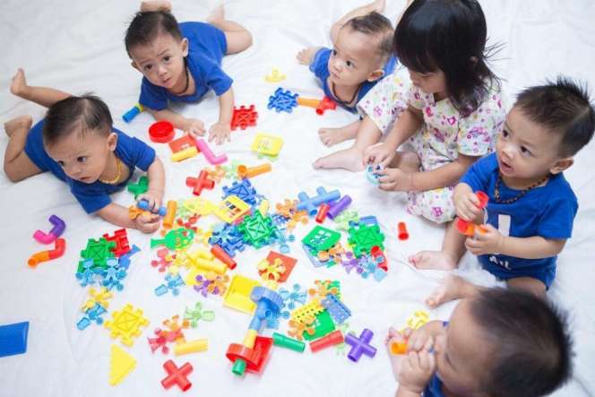 Intip 'Rusuhnya' Keseharian Bayi Kembar 5 di Cirebon