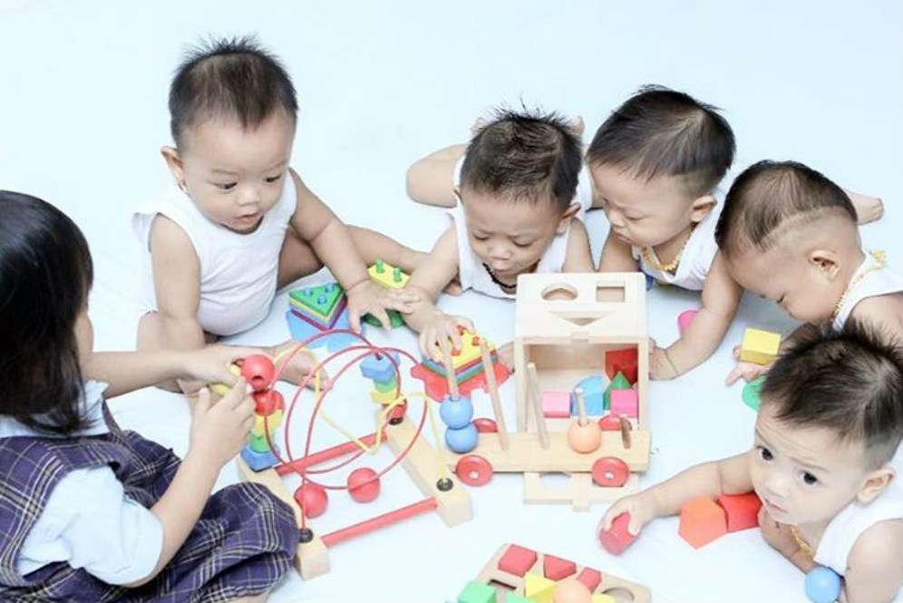Intip 'Rusuhnya' Keseharian Bayi Kembar 5 di Cirebon