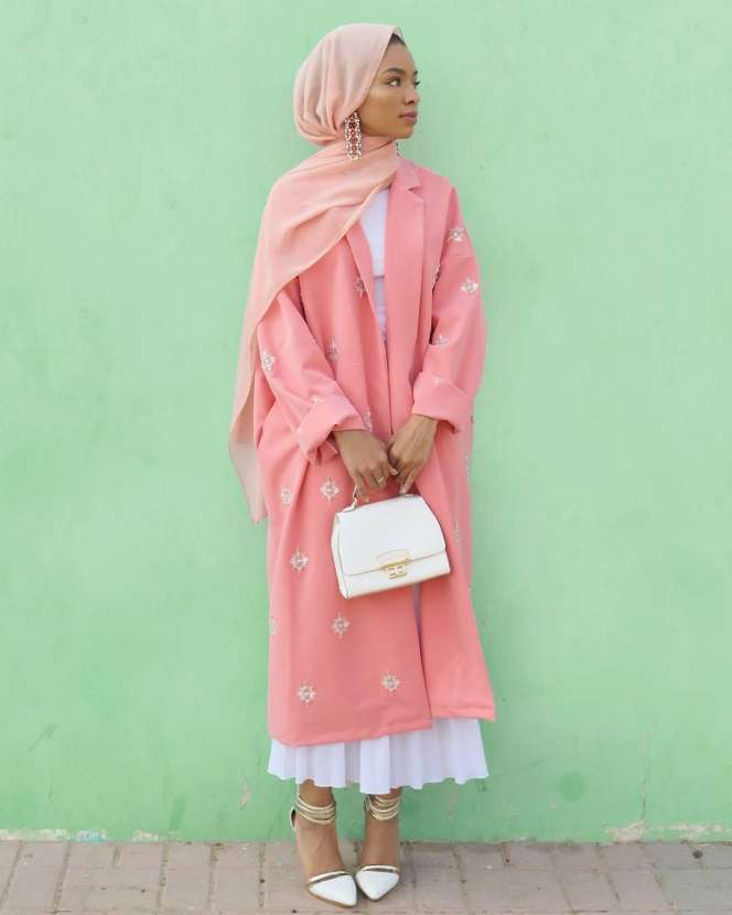 #HOTD: Busana Oversized Bikin Saufeeya Goodson Tambah Feminin