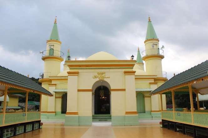 Masya Allah, Cantiknya Masjid Putih Telur di Pulau Penyengat