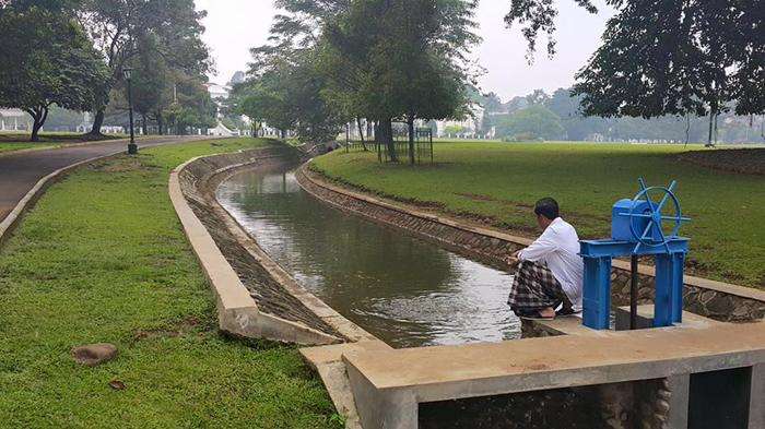 [FOTO] Gaya `Sarungan` Ala Presiden Jokowi