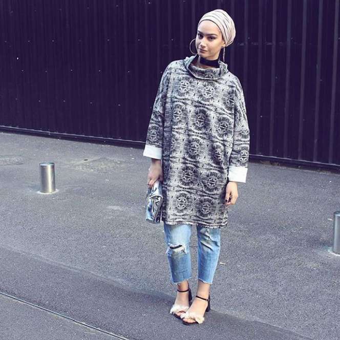 #HOTD: Denim dan Sweater, Paduan Trendi Yossra