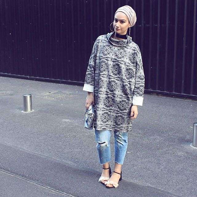 #HOTD: Denim dan Sweater, Paduan Trendi Yossra