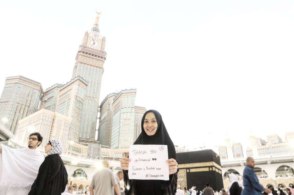 Pengalaman Luar Biasa Pemenang Dream Girls 2016 di Tanah Suci
