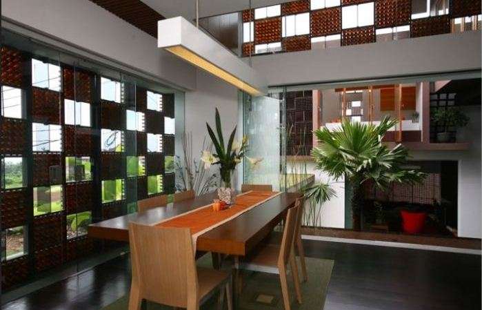 Keren! Rumah dari Botol Bekas Milik Kang Emil