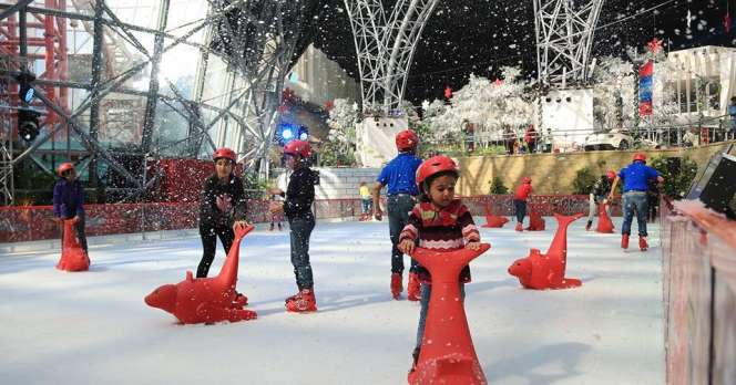 Kerennya Ferrari World, Taman Hiburan Indoor Terbesar di Dunia