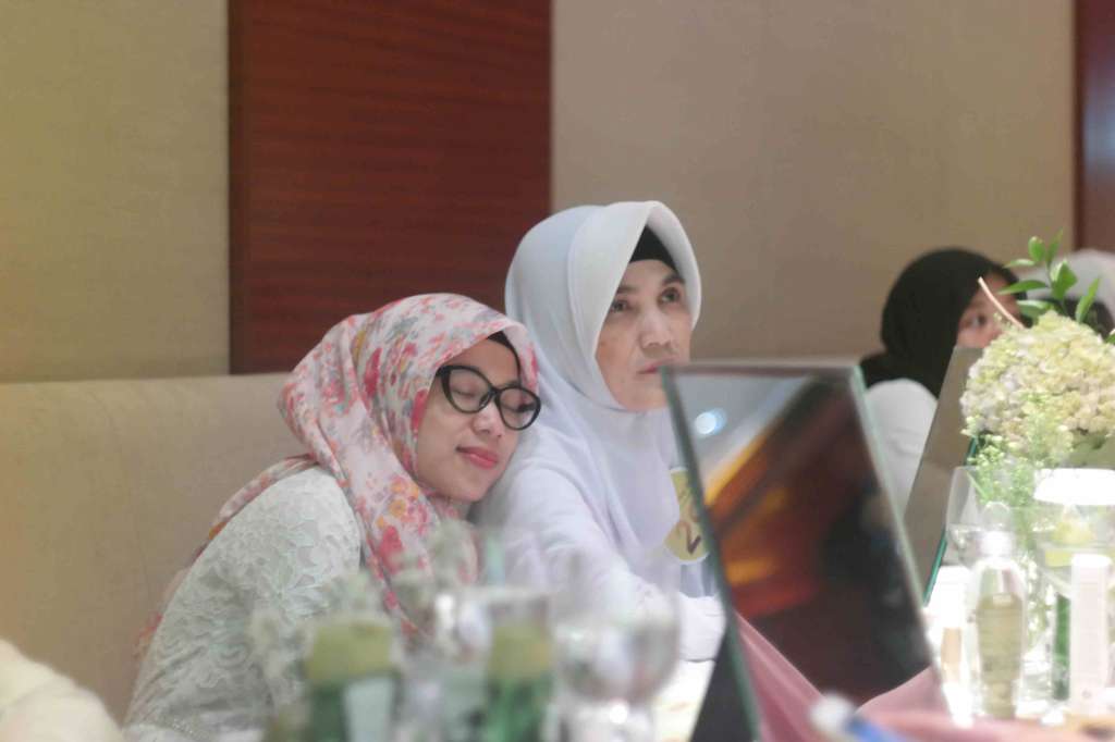 Tangis Haru Banjiri Acara `Umroh Bareng Ibu`