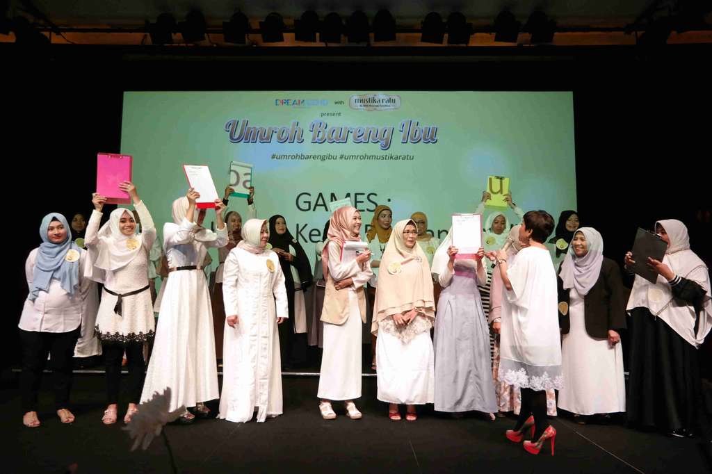 Tangis Haru Banjiri Acara `Umroh Bareng Ibu`