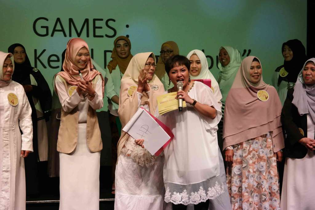 Tangis Haru Banjiri Acara `Umroh Bareng Ibu`