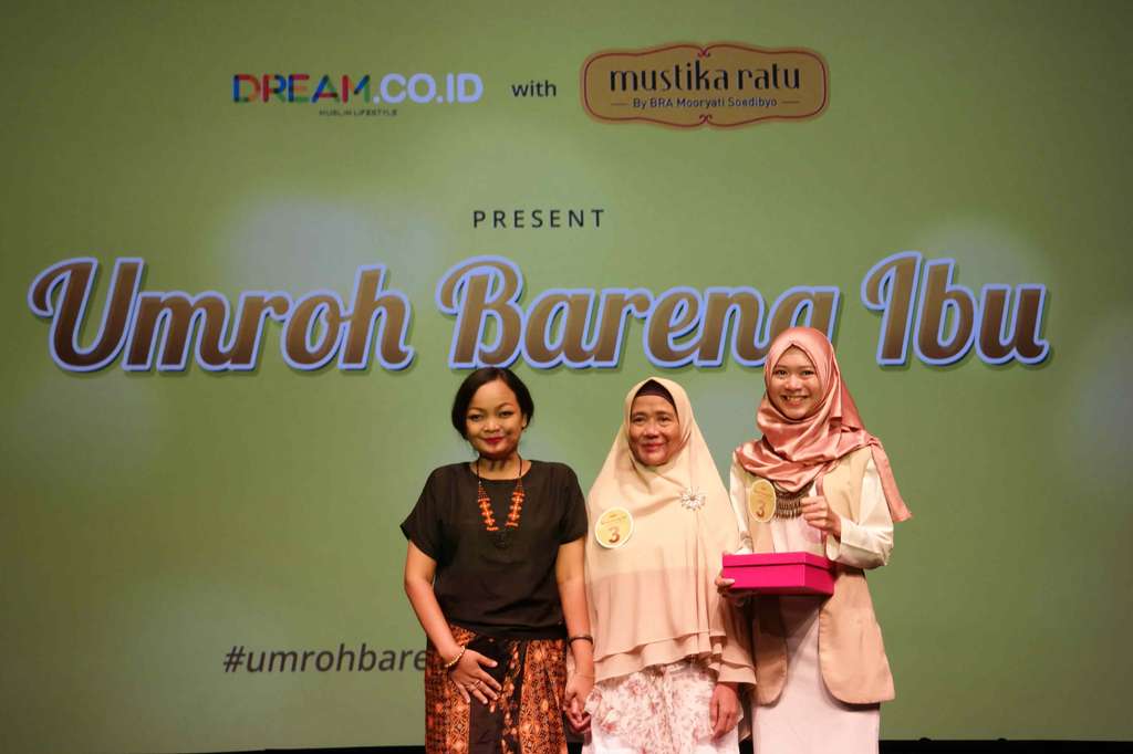 Tangis Haru Banjiri Acara `Umroh Bareng Ibu`