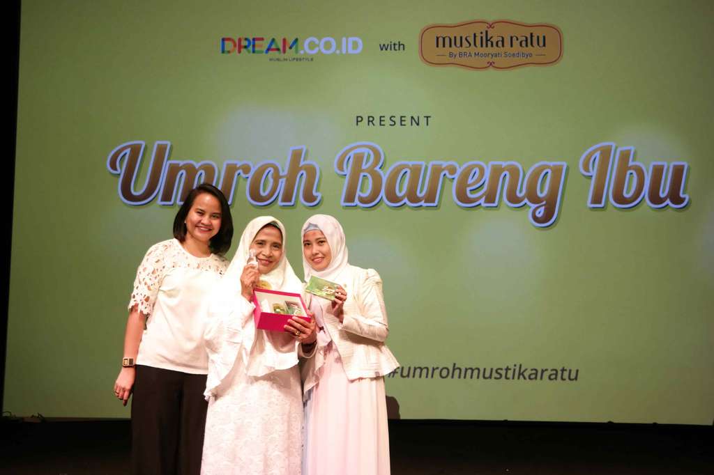 Tangis Haru Banjiri Acara `Umroh Bareng Ibu`