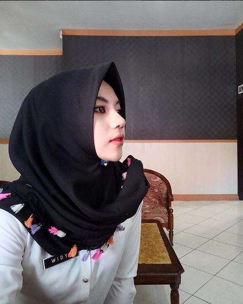Hijabers PNS Cantik Ini Bikin Hati Kaum Adam Meleleh
