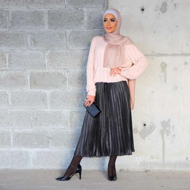 #HOTD: Gaya Feminin Reyan Haidar dengan Jaket Kulit