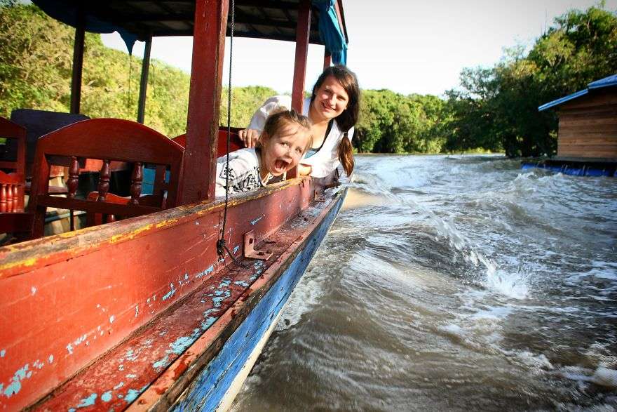 Bikin Iri! Serunya Perjalanan 9 Negara Zazu Si Traveler Cilik