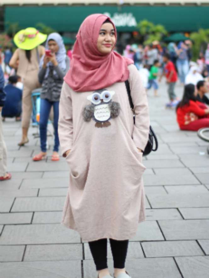#HOTD: Penggunaan Tunik di Acara Santai Lismawati
