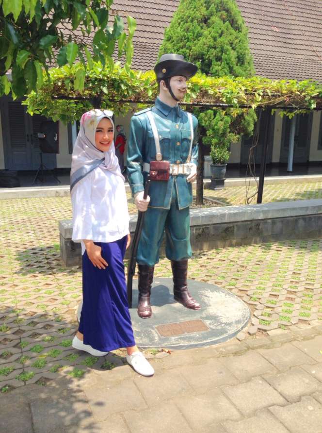 #HOTD: Dominasi Putih di Tampilan Hanifah Razan