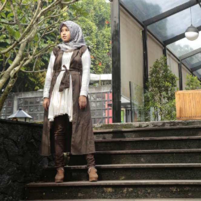 #HOTD: Gaya Klasik dan Simpel Fina Ladiba Fihanta