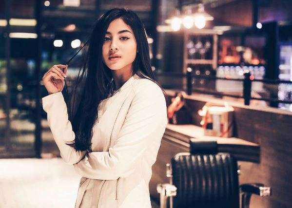 Pesona Pesinetron Muda Margin Theresia, Mirip Dewi Persik?