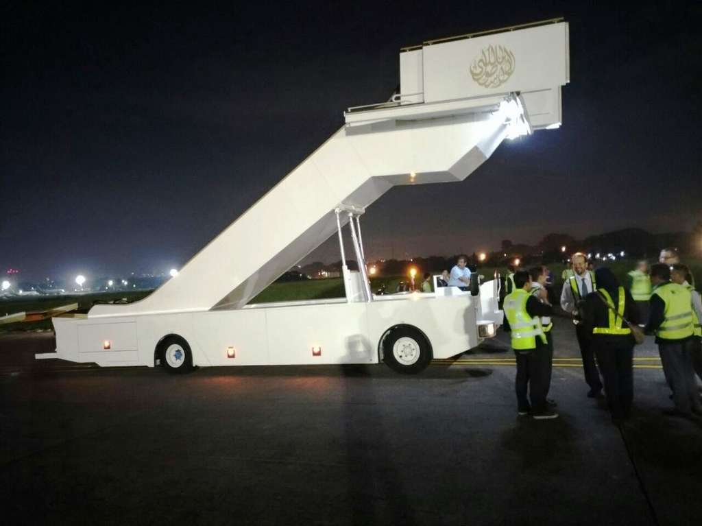 Penampakan Tangga Khusus yang Dibawa Raja Saudi ke Indonesia