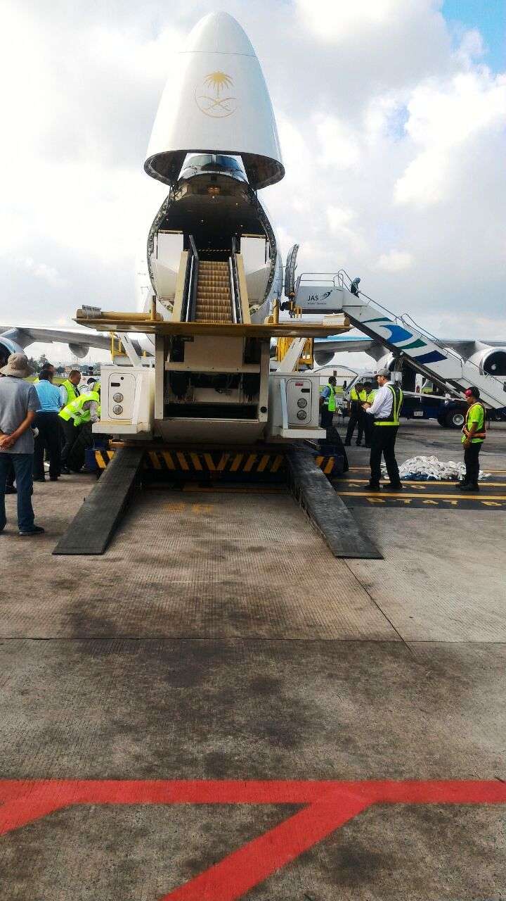 Penampakan Tangga Khusus yang Dibawa Raja Saudi ke Indonesia