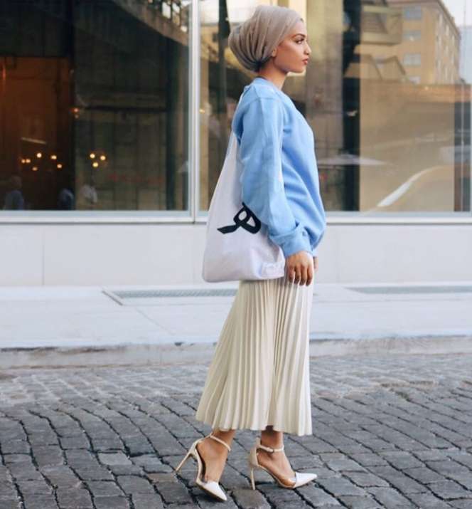#HOTD: Inspirasi Gaya Feminin dengan Sweater ala Hajra
