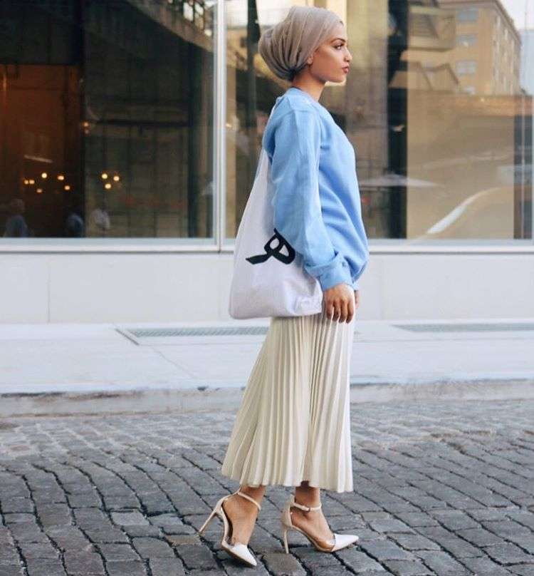 #HOTD: Inspirasi Gaya Feminin dengan Sweater ala Hajra