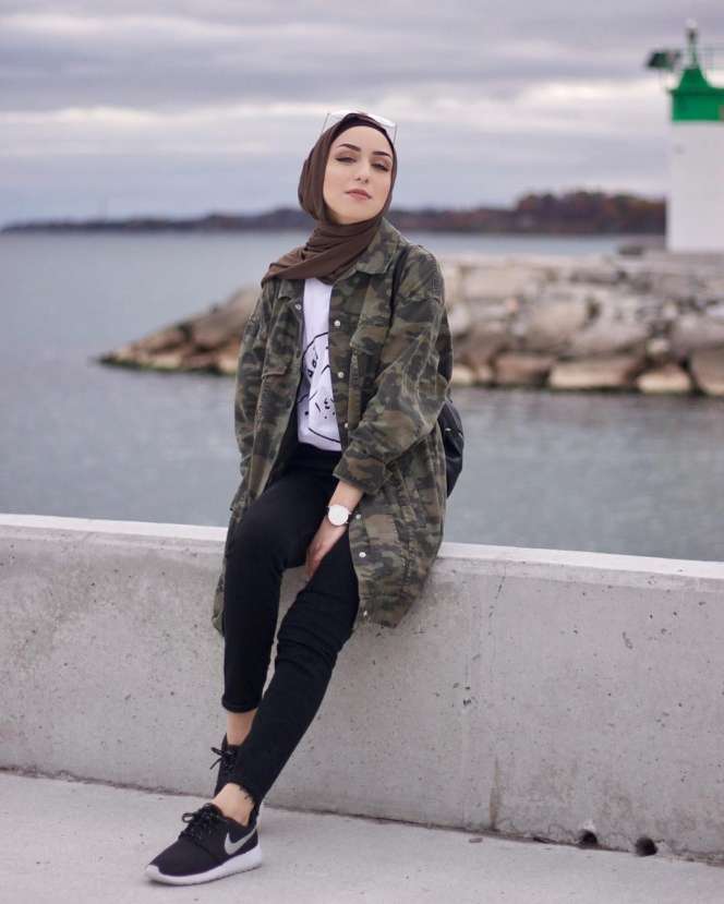 #HOTD: Gaya Boyish dengan Jaket Army Seperti Jasmine Fares