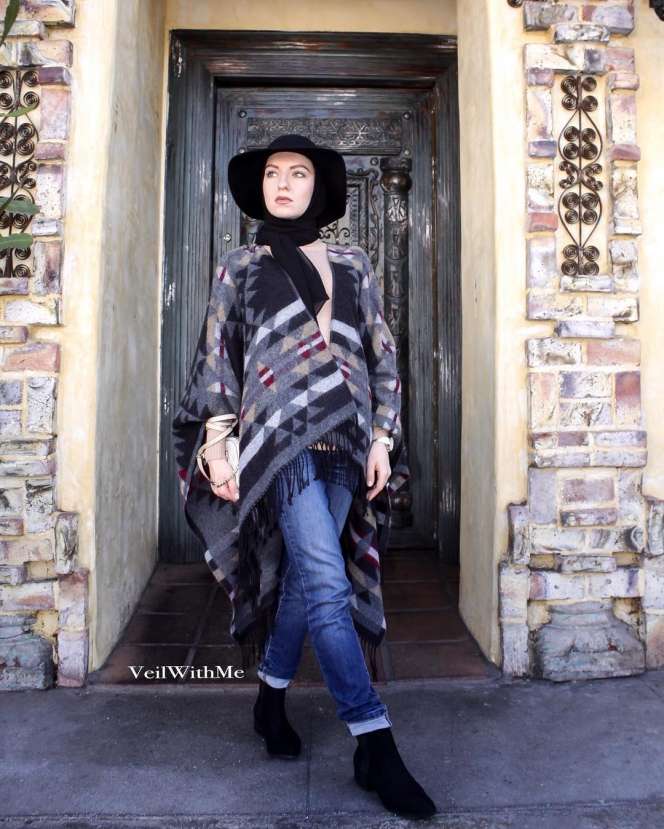 #HOTD: Gaya Hijab Koboi Fashionable dari Daria Alasmar