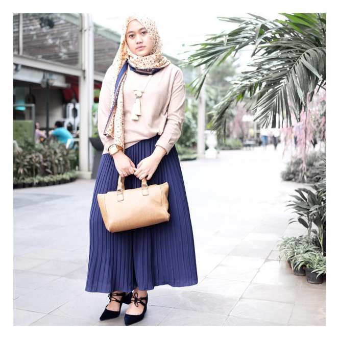 #HOTD: Referensi Paduan Rok 'Pleats' dari Fina Yasifa