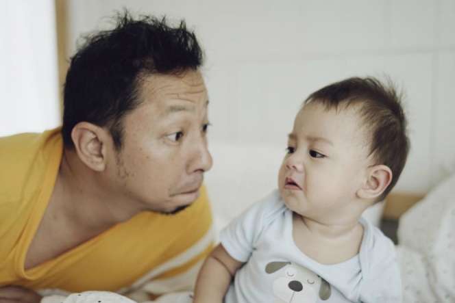 Gemas! Pose Kocak Ringgo Agus dan Sang Anak