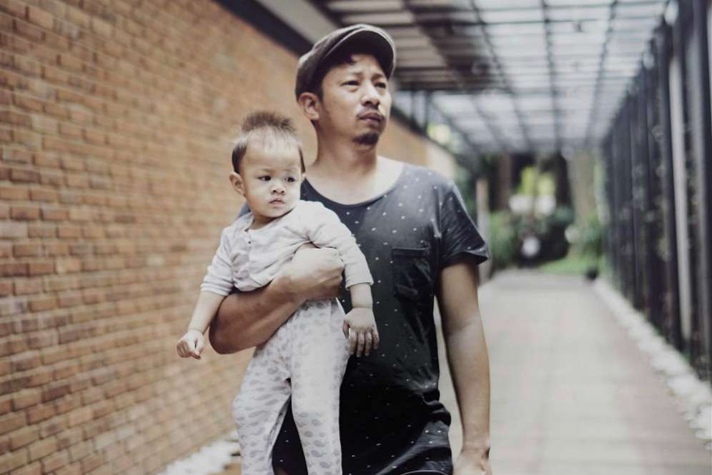 Gemas! Pose Kocak Ringgo Agus dan Sang Anak