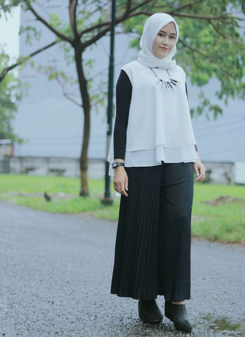 #HOTD: Kasual Trendi Hijaber Ely Maylinda