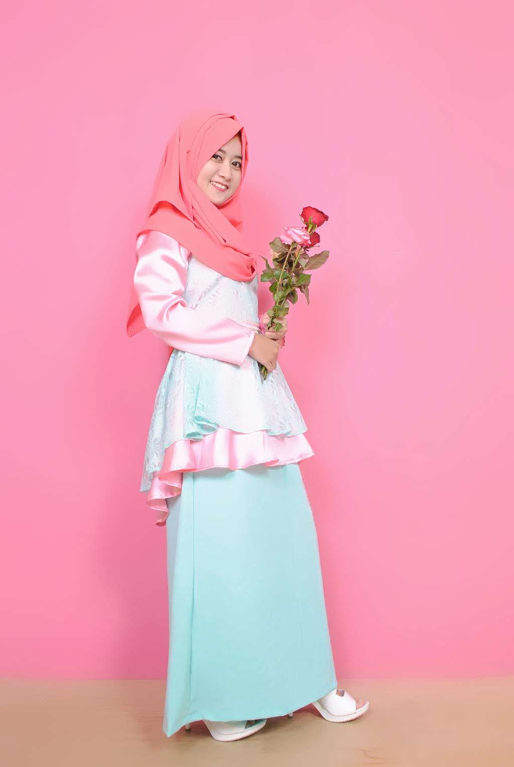 #HOTD: Percaya Diri Farah Ardhila dengan Nuansa Pastel