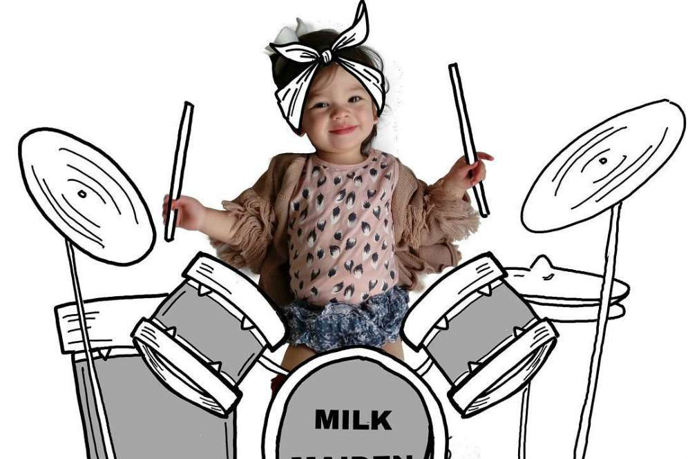  Kreatif! Pose Lucu Anak Dibuat Ilustrasi Oleh Sang Ibu