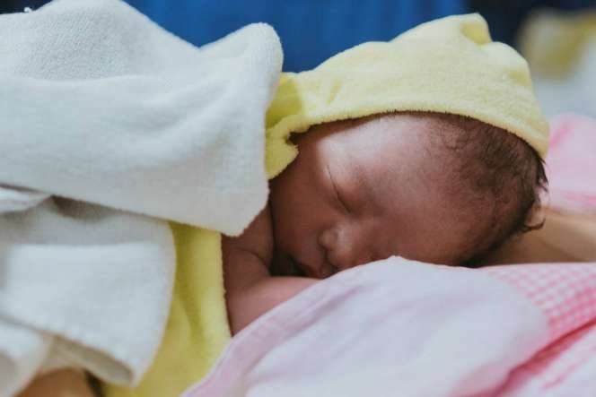 Momen-momen Mengharukan Persalinan Ayu Dewi